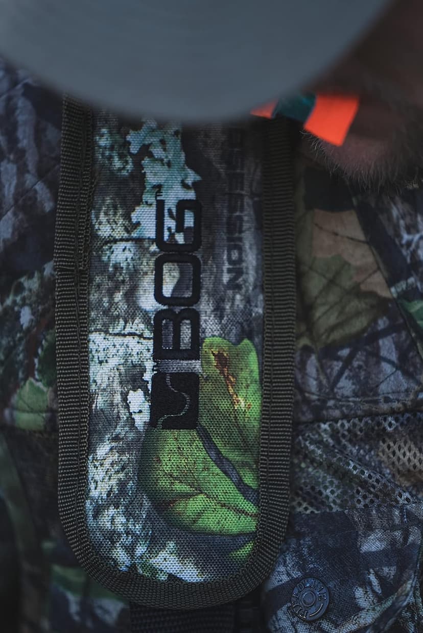 BOG Low Profile Turkey Ground Blind Chair with Rugged Construction, Aluminum Frame, Extended Seat Area, Quiet Setup, Breathable Textilene Fabric, and Carry Bag for Hunting, Shooting, and Outdoors