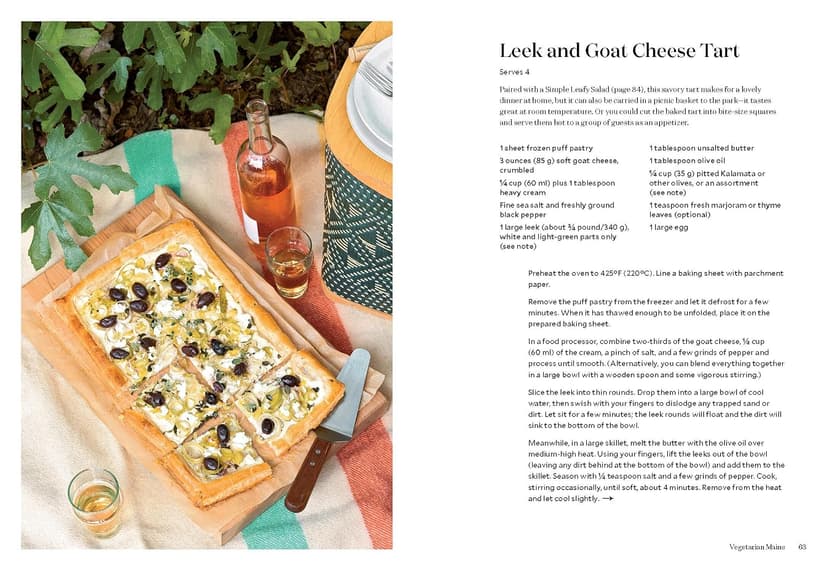 The Newlywed Table: A Cookbook to Start Your Life Together 1579657982