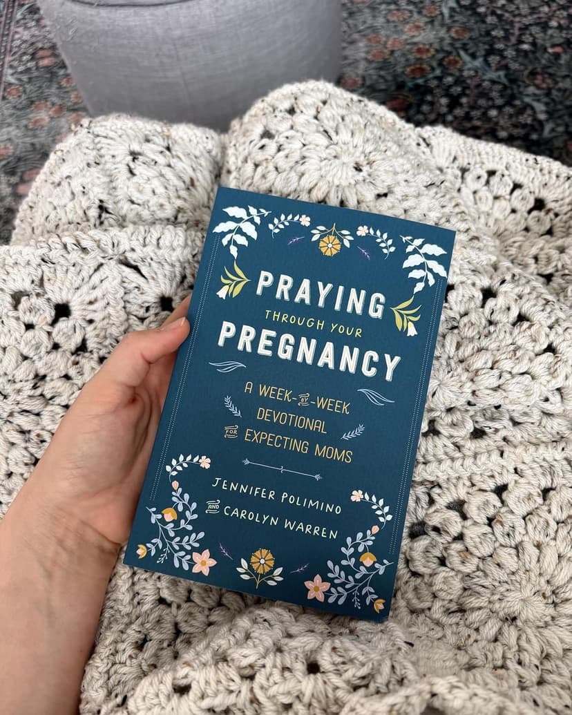 Praying Through Your Pregnancy: A Week-by-Week Devotional for Expecting Moms | Christian Pregnancy Journal | Gift for First-Time Moms 0800746015