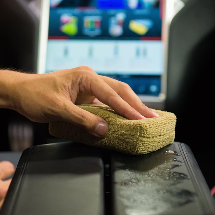 Chemical Guys SPI_111_16 Leather Protectant, Dry-to-The-Touch Serum for Car Interiors, Furniture, Apparel, Boots, and More (Works on Natural, Synthetic, Pleather, Faux Leather and More), 16 fl oz