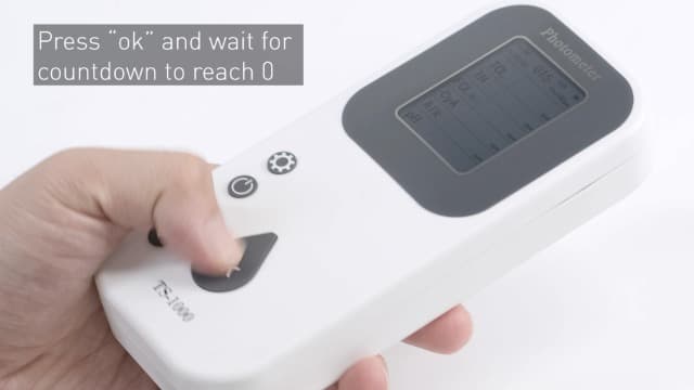 Pawfly 7 in 1 Digital Water Testing Kit, 50 Strips Hot Tub Test Kit, Digital Pool Water Tester for pH, Total Hardness, Total Chlorine, Free Chlorine, Total Alkalinity, Cyanuric Acid & Bromine