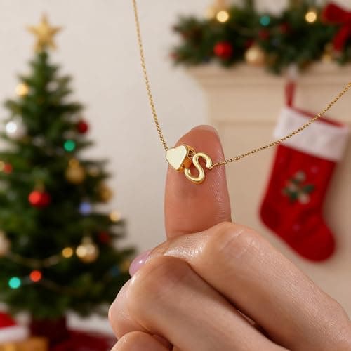 Turandoss Gold Heart Initial Necklace for Women Teen Girls - 18K Gold Plated Letter A-Z Pendant Necklace Dainty Heart Necklaces Tiny Initial Necklaces Birthday Gifts for Women Jewelry