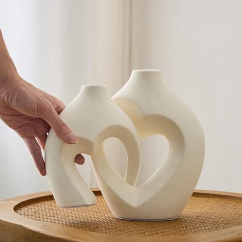 White Vases for Decor, Heart Shaped Ceramic Vase Set of 2, Nordic Heart Shaped Vases, Minimalist Decorative Vase for Table Centerpiece Wedding Dining Living Room Office House Decoration