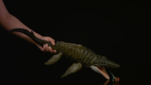Mattel Jurassic World Rebirth Bite N Blast Mosasaurus Action Figure & Mini Dilophosaurus, Wide Jaw Dinosaur Toy, Movie-Accurate Posable, Digital Play