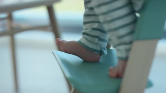 Stokke Clikk High Chair, White - All-in-One High Chair with Tray + Harness - Light, Durable & Travel Friendly - Ergonomic with Adjustable Features - Best for 6-36 Months or Up to 33 lbs