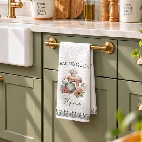 Baker Mama Towel with Quote: Baking Queen Mama. Set of 1. Baking Mama Gifts Baker Kitchen Towel, Gift for Mom Loves to Bake B0HCR77M1L