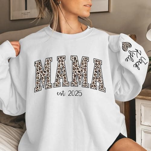 GODMERCH Custom Leopard Mama Sweatshirt With Kid Name On Sleeve, Personalized Mom Sweatshirts, Mama Est 2025 Sweatshirt, Personalized Gifts for Mom Grandma, Christmas Shirts