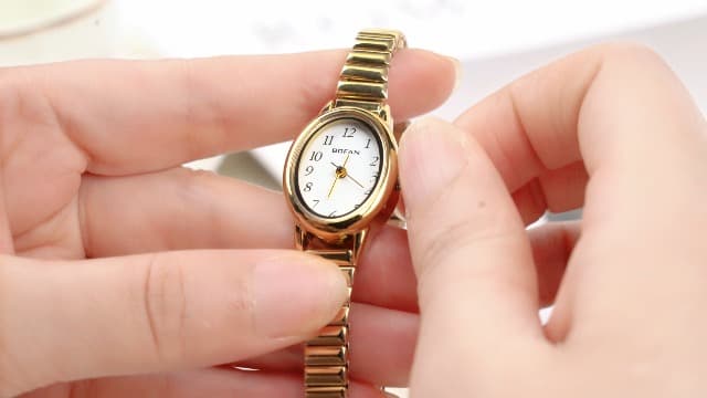 BOFAN Small Gold Watches for Women Easy Read Ladies Quartz Wrist Watch with Stainless Steel Expansion Band,Waterproof.