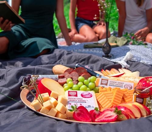 Garlic, Smokey Cheddar, Sharp Cheddar, Pepper Jack, Gouda, Swiss, Mozzarella & Italian Blend – Gluten Free, Keto & Paleo Farmers Market Wisconsin Cheese Artisan Gift Set for Charcuterie, 8 Count B0CRMBJ81D
