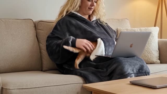 Touchat Wearable Blanket Hoodie, Oversized Sherpa Fleece Sweatshirt Blanket with Giant Hood Pocket and Sleeves for Adult, Warm & Cozy Grey Blanket Gifts for Women