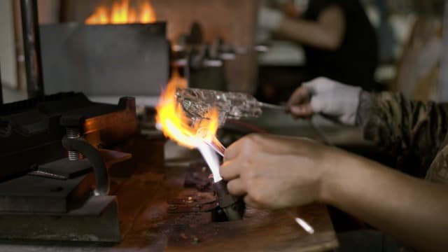 Kollea Whiskey Decanter Set with Grenade-Shaped Shot Glasses, Anniversary Birthday Gifts for Men Who Have Everything, Whiskey Gifts for Father, Husband, Boyfriend & Military Enthusiasts, Christmas