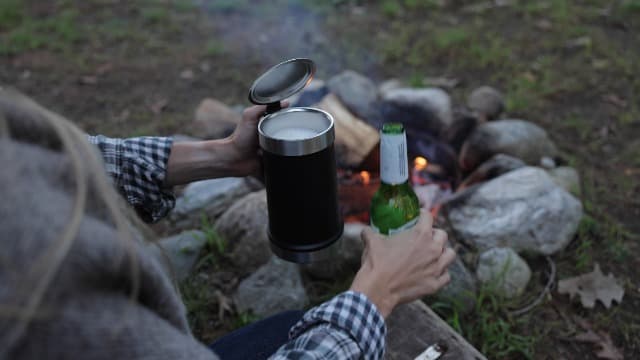 Dude, You're Gonna Be a Dad!: How to Get (Both of You) Through the Next 9 Months