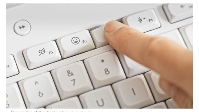 Logitech Signature K650 Comfort Full-Size Wireless Keyboard with Wrist Rest, BLE Bluetooth or Logi Bolt USB Receiver, Deep-Cushioned Keys, Numpad, Compatible with Most OS/PC/Window/Mac - Graphite