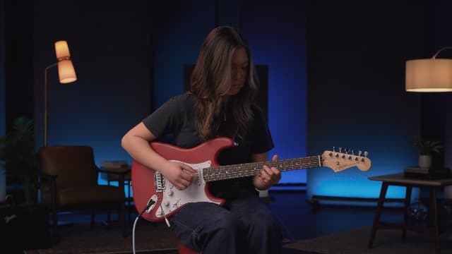 Fender Squier Debut Series Stratocaster Electric Guitar Kit, Beginner Guitar Kit, with 2-Year Warranty, with Padded Gig Bag, Frontman 10G Amp, Strap, and More, Includes Free Lessons, Black