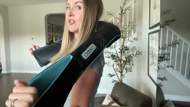 Mo Cuishle Shiatsu Neck and Shoulder Massager with Heat – Deep Kneading Massage for Relaxation – Ideal for Christmas, Mother's Day, Father's Day, Gifts for Men, Women, Mom and Dad