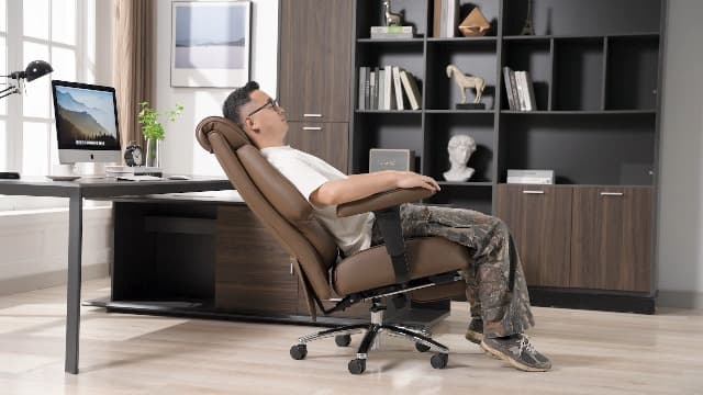 EXCEBET Big and Tall Office Chair with Footrest, PU Leather High Back Executive Office Chair 400lbs, Ergonomic Computer Chairs Lumbar Support for Heavy People (Brown)