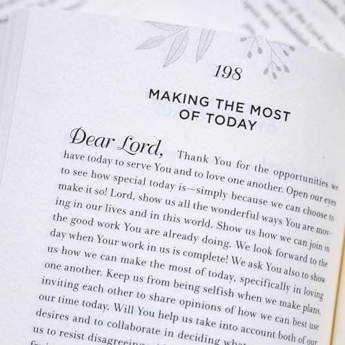 The Marriage Gift: 365 Prayers for Our Marriage - A Daily Devotional Journey to Inspire, Encourage, and Transform Us and Our Prayer Life 0310367069