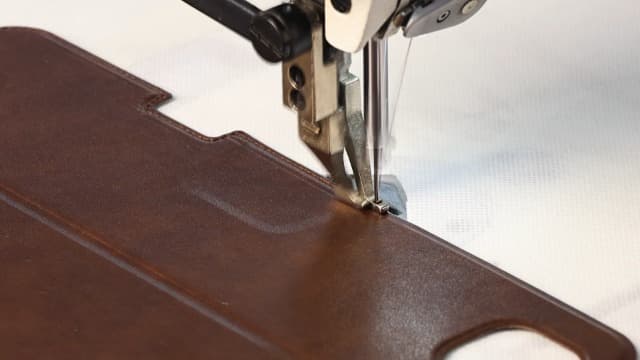 auaua Case for iPad Pro 11 Inch (M5/M4) 2025/2024, with Pencil Holder and Pocket, Multiple Angles Viewing, Magnetic Closure, Auto Sleep/Wake (Brown)