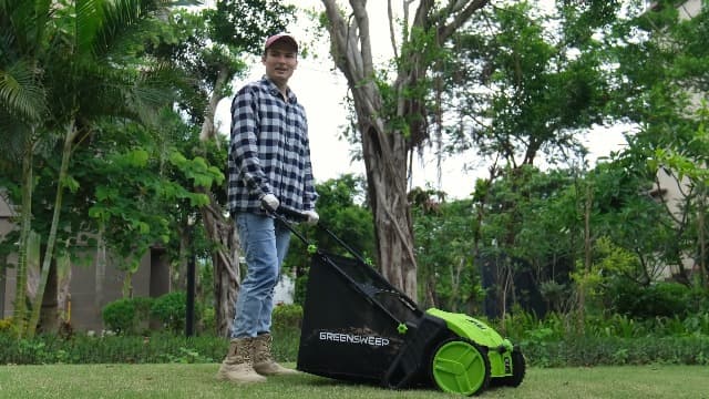 Pickup Pro 2 Leaf & Lawn Sweeper – Push Powered Garden Sweeper for Grass Clippings, Leaves & Debris – Manual Push Yard Sweeper with Height Adjustment & Large Collection Hopper