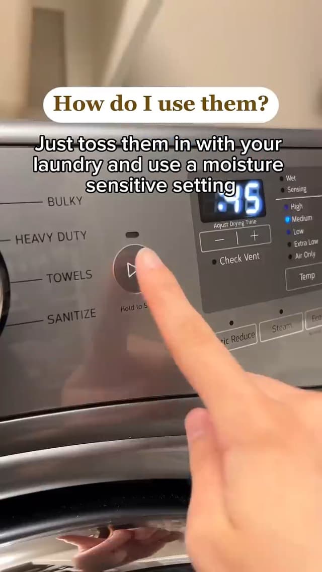 Friendsheep Wool Dryer Balls, Organic Reusable Fabric Softener Alternative for Laundry, Handmade, Fair Trade, Hypoallergenic, Eco-Friendly, Plastic-Free (3 Pack XL – Penguin)