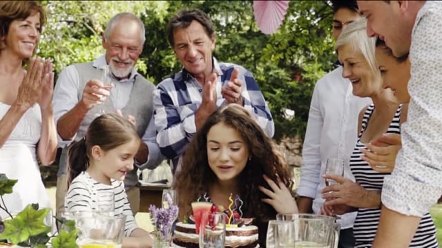 Gift Basket Village Soup Gift Basket – Dried Soup Mixes Variety, Instant Soup Packets, Crackers & Bowls, Soup Gift Baskets for Adults, Comfort Food Box for Cold & Warm Season - Medium