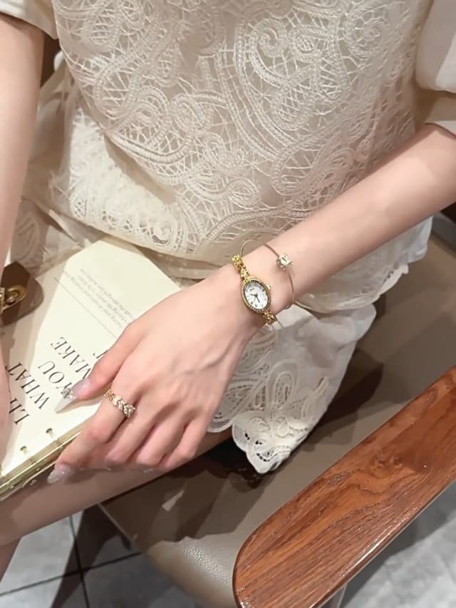 CARLIEN Fashion Vintage Gold Oval Quartz Watches for Women - Alloy Steel Band Slim Bracelet - Roman Numerals Numbers - Dainty Elegant Dress Wristwatch Waterproof