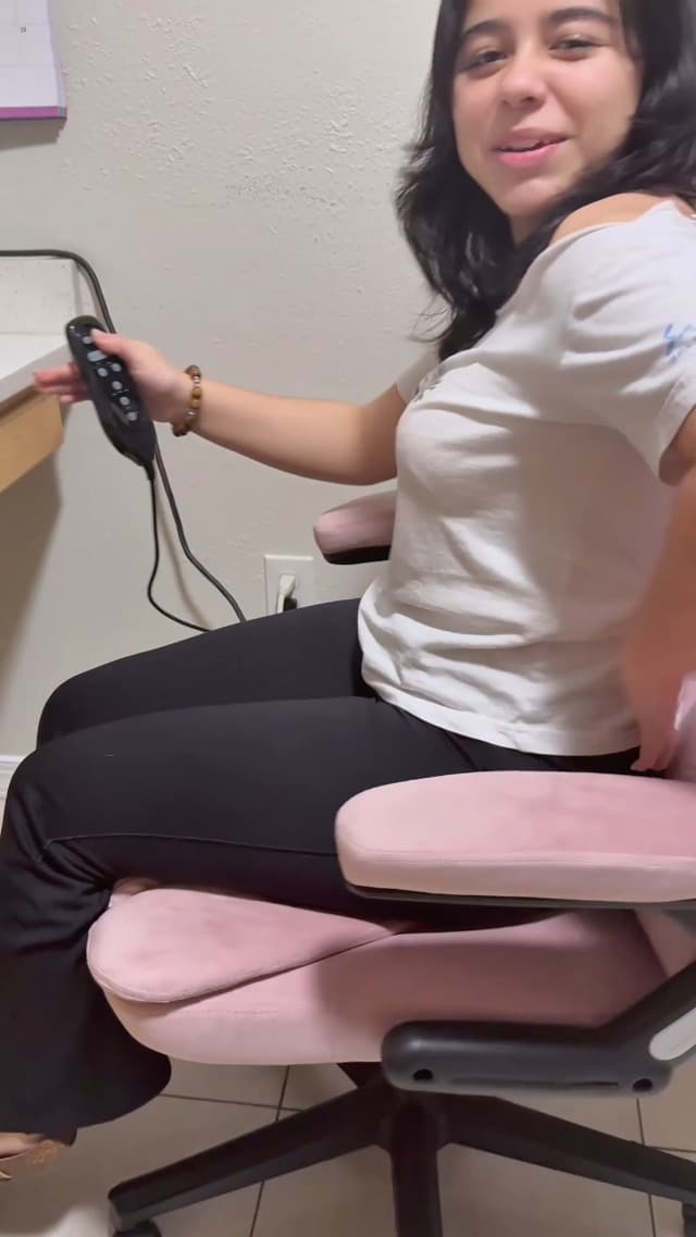 HOMCOM Executive Office Chair with 6 Points Vibration Massage and Heated Lumbar Support, Velvet High Back Computer Chair with Reclining Backrest, Tilt Function and Padded Armrests, Pink