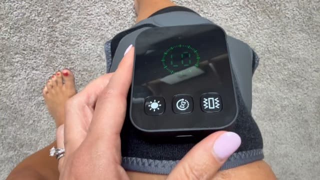 Red Light Therapy Knee Massager 660nm & 850nm, Heated Vibration Knee Brace Cordless Rechargeable 5000mAh, Timer & Pulse Modes for Knee Elbow Shoulder Joint Comfort Support Device B0GS5MWP52