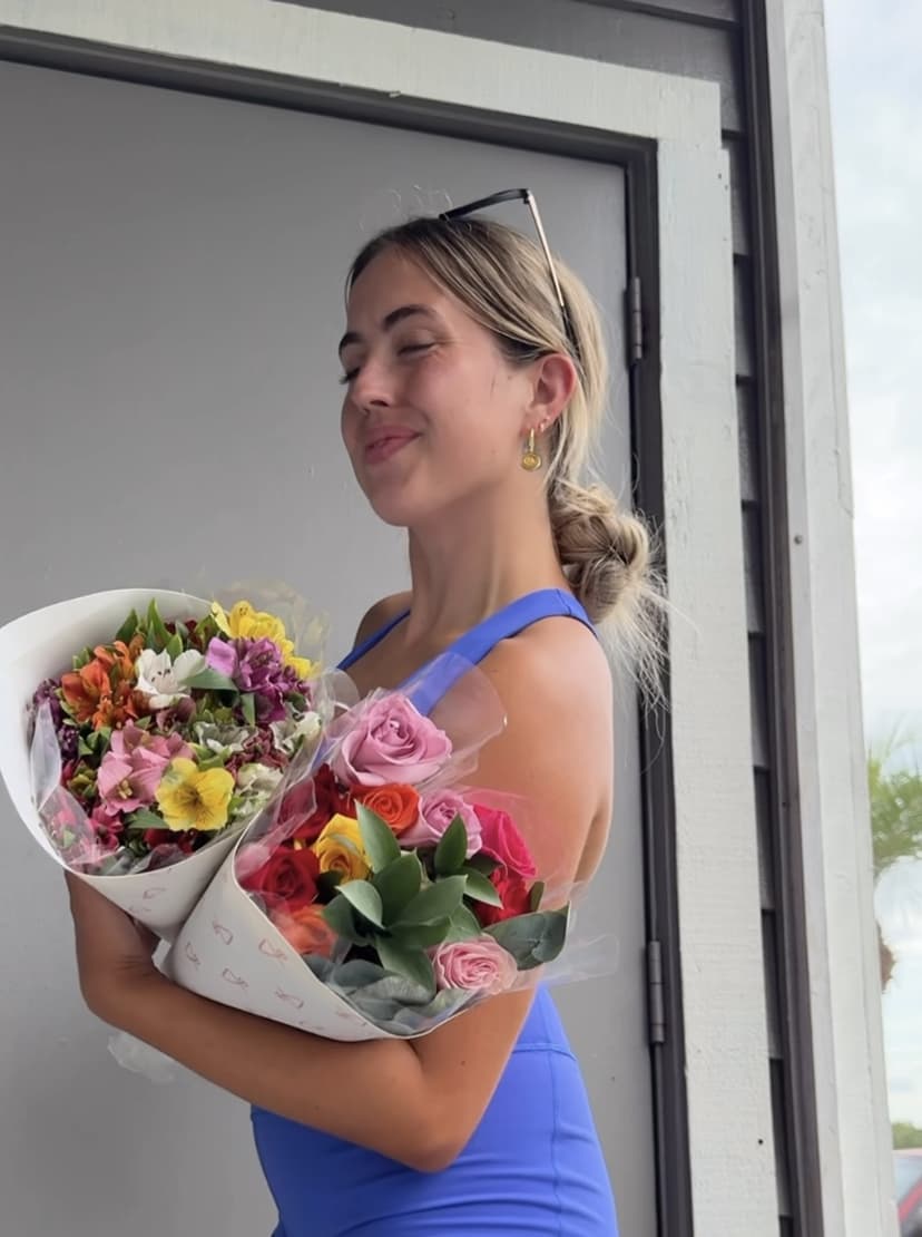 Aquarossa Farms – Flowers for Delivery, Fresh Flowers Bouquet, Handpicked from the Farm, Gift for Birthday, Anniversary, or Just Because – 24 Fresh Roses