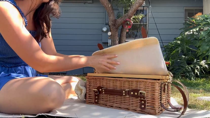 Multifunctional Wicker Picnic Basket Set for 2 with Blanket and Picnic Table, Insulated Picnic Set with Full Tablewares for Camping Outdoor Couples, Flowers B0D4Q11DMV