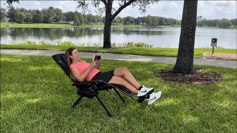 ZENPETIO Oversized Zero Gravity Chair, 33In XXL Zero Gravity Recliner Lounge Chair, Anti Gravity Chair for Indoor and Outdoor, Reclining Camping Chair for Lawn and Patio w/Cushion and Footrest, 500LBS