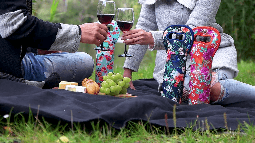 Made Easy Kit Insulated Wine Tote - Neoprene Wine Carrier Bag with Magnetic Handle Clasp - Wine Bottle Protective Travel Bag - Perfect for Gifting Travel or Gift Bag - Set of 3 (Floral Patterns)