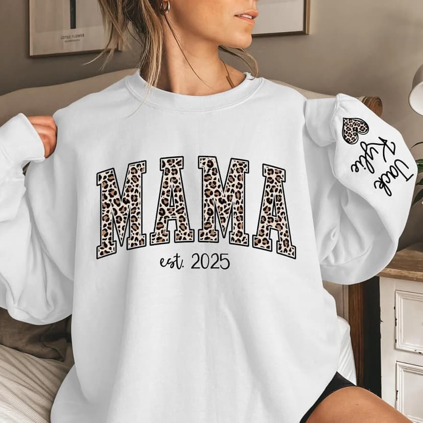 GODMERCH Custom Leopard Mama Sweatshirt With Kid Name On Sleeve, Personalized Mom Sweatshirts, Mama Est 2025 Sweatshirt, Personalized Gifts for Mom Grandma, Christmas Shirts