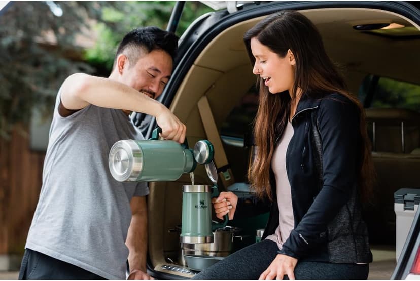 Dude, You're Gonna Be a Dad!: How to Get (Both of You) Through the Next 9 Months