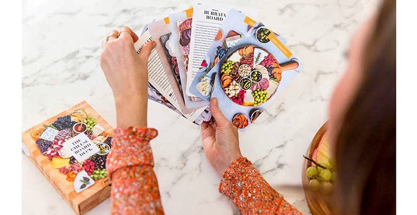 The Cheese Board Deck: 50 Cards for Styling Spreads, Savory and Sweet 0593233271