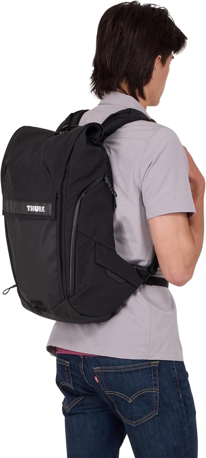 Thule Paramount Bike Commuter Backpack - 20L Capacity - Adjustable fit - 16" Padded Laptop Sleeve and 11" Tablet Pocket - Rolltop Closure - Side Phone Pocket - Taillight Loop