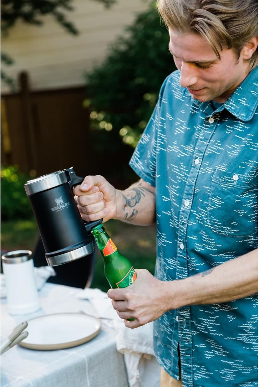 Dude, You're Gonna Be a Dad!: How to Get (Both of You) Through the Next 9 Months