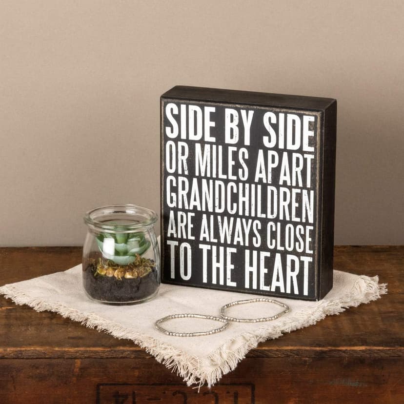 Primitives by Kathy Box Sign, 6" x 7", Grandchildren are Close to The Heart
