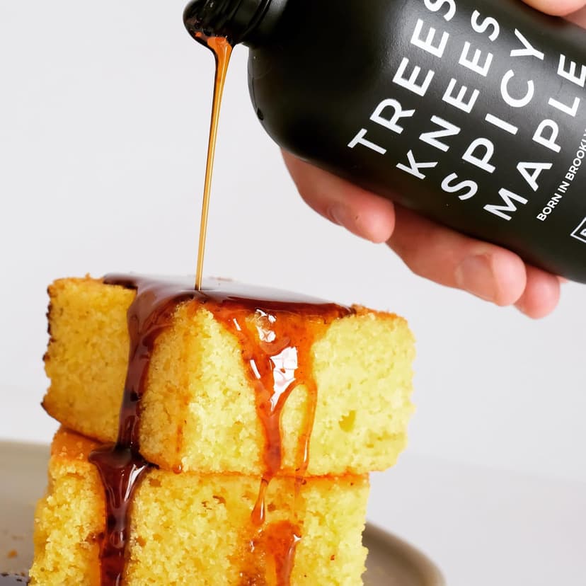Gochujang Srirahca Hot Sauce, Hot Honey, Spicy Maple Syrup - Made in the USA - Gourmet Cooking Gift - Foodies & Grill Lovers Weak Knees Spicy Sampler Gift Set with Spicy Honey, Sriracha & Maple Syrup B0845WWTR5