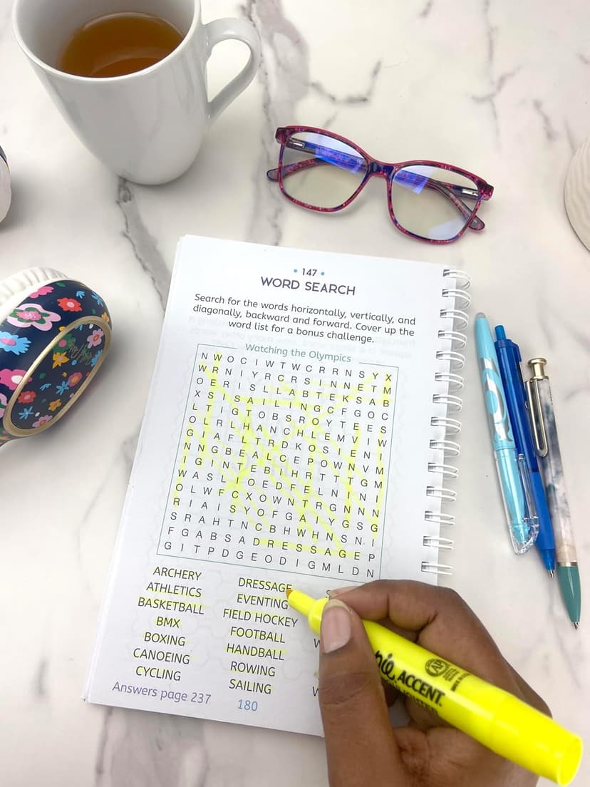 Large Print Memory Puzzles: 175+ Puzzles and Activities for Adults to Exercise Memory and Improve Focus - Includes Spiral Bound / Lay Flat Design and ... Font for Easy Reading (Brain Busters) 1646385039