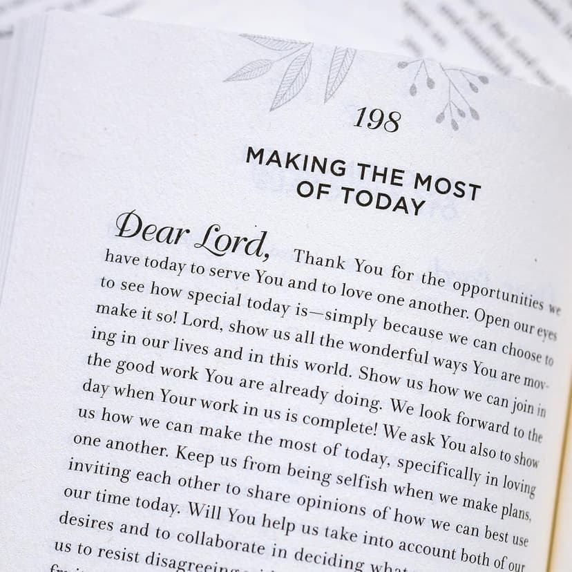The Marriage Gift: 365 Prayers for Our Marriage - A Daily Devotional Journey to Inspire, Encourage, and Transform Us and Our Prayer Life 0310367069