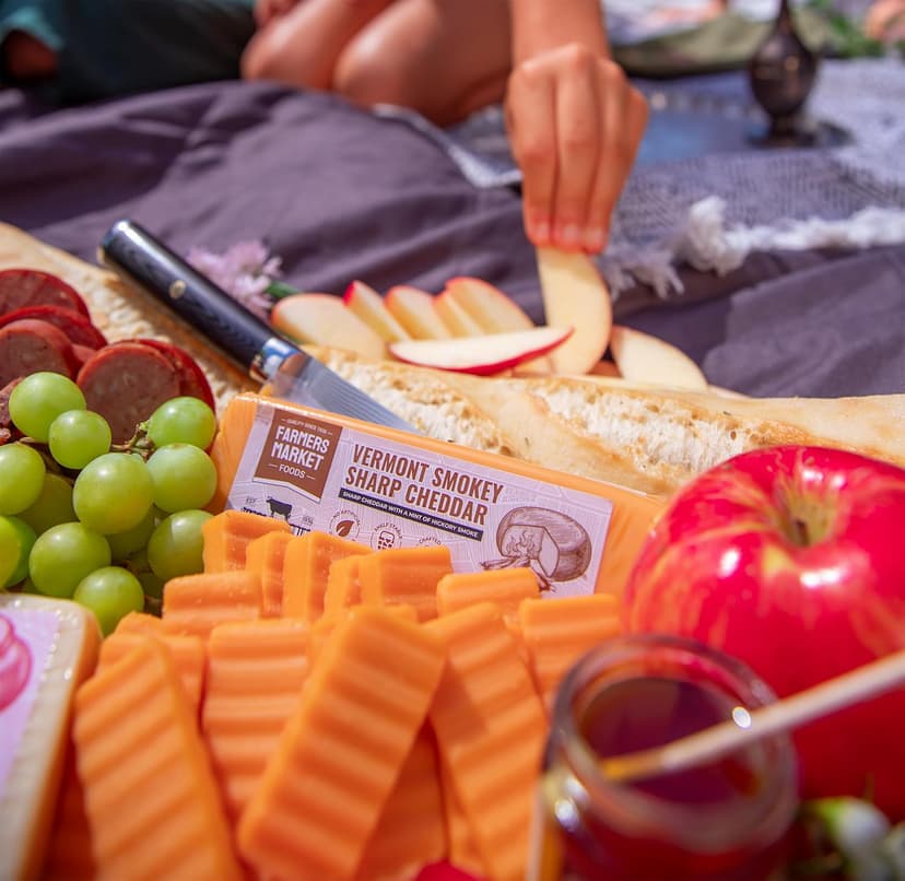 Garlic, Smokey Cheddar, Sharp Cheddar, Pepper Jack, Gouda, Swiss, Mozzarella & Italian Blend – Gluten Free, Keto & Paleo Farmers Market Wisconsin Cheese Artisan Gift Set for Charcuterie, 8 Count B0CRMBJ81D