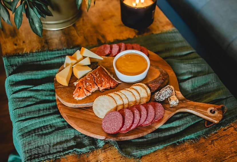 Dan the Sausageman Silver Star Gourmet Meat & Cheese Gift Box – Original & Garlic Summer Sausages, Sweet Hot Mustard, Sockeye Salmon, Water Crackers, Almond Roca – 8-Item Holiday Snack Box