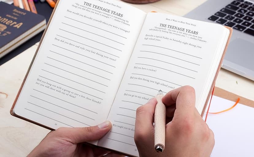 Dad, I Want to Hear Your Story: A Father's Guided Journal To Share His Life & His Love (Cassette Tape Cover) (Hear Your Story Books)