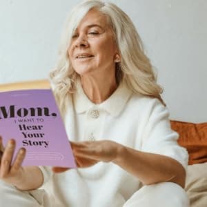 Mom, I Want to Hear Your Story: A Mother's Guided Journal to Share Her Life & Her Love (Lavender) (Hear Your Story Books)