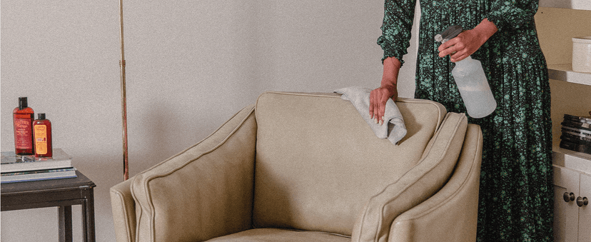 Leather Honey Complete Leather Care Kit: Cleaner, Conditioner, 2 Cloths. Non-Toxic Leather Care Made in The USA Since 1968. Restore Couches, Car Seats & Interior, Jackets, Shoes & Bags. for Any Color