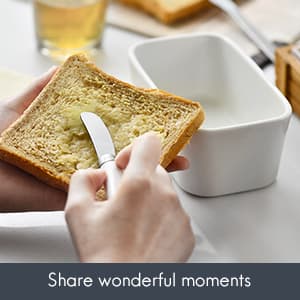 Butter Dish with Lid, Home Decor, Large Butter Dish for Countertop Ceramic Butter Keeper Container with Knife and High-Quality Silicone Sealing Butter Dish Good Kitchen Gift White