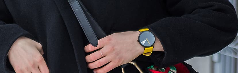 SHENGKE Creative Watch Ultra-Thin Strap Casual Fashion Quartz Minimalist Watch