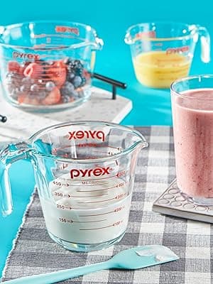 Pyrex Essentials (3-Pack) Glass Measuring Cups Set, (1, 2 & 4 Cup) Measuring Cups For Prepping, Baking and Cooking, Preheated Oven, Dishwasher, Freezer, and Microwave Safe