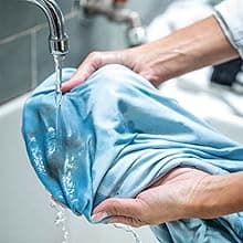 Shout Advanced Stain Remover Gel for Clothes Laundry, Ultra Concentrated Gel with Built-in Scrubber Brush for Deep Set-In stains, 8.7oz